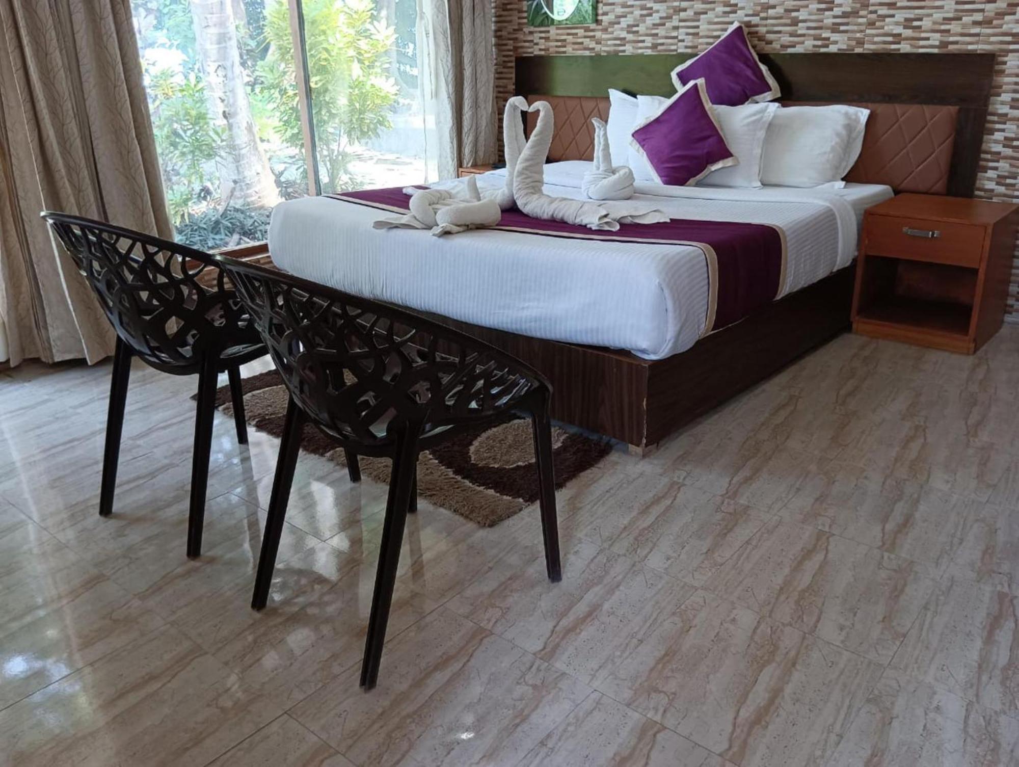 Gold India Beach Resort Govind Nagar Exteriör bild