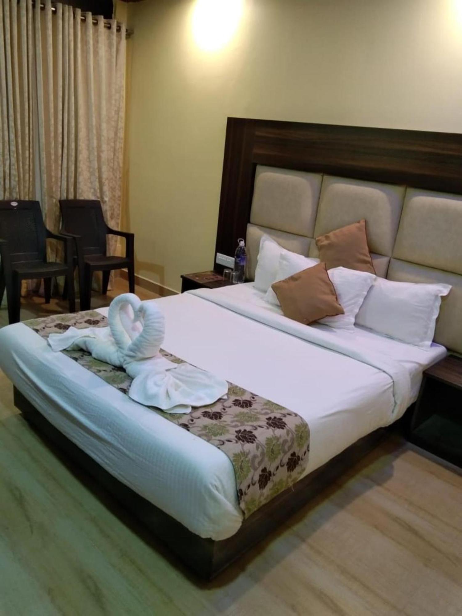 Gold India Beach Resort Govind Nagar Exteriör bild