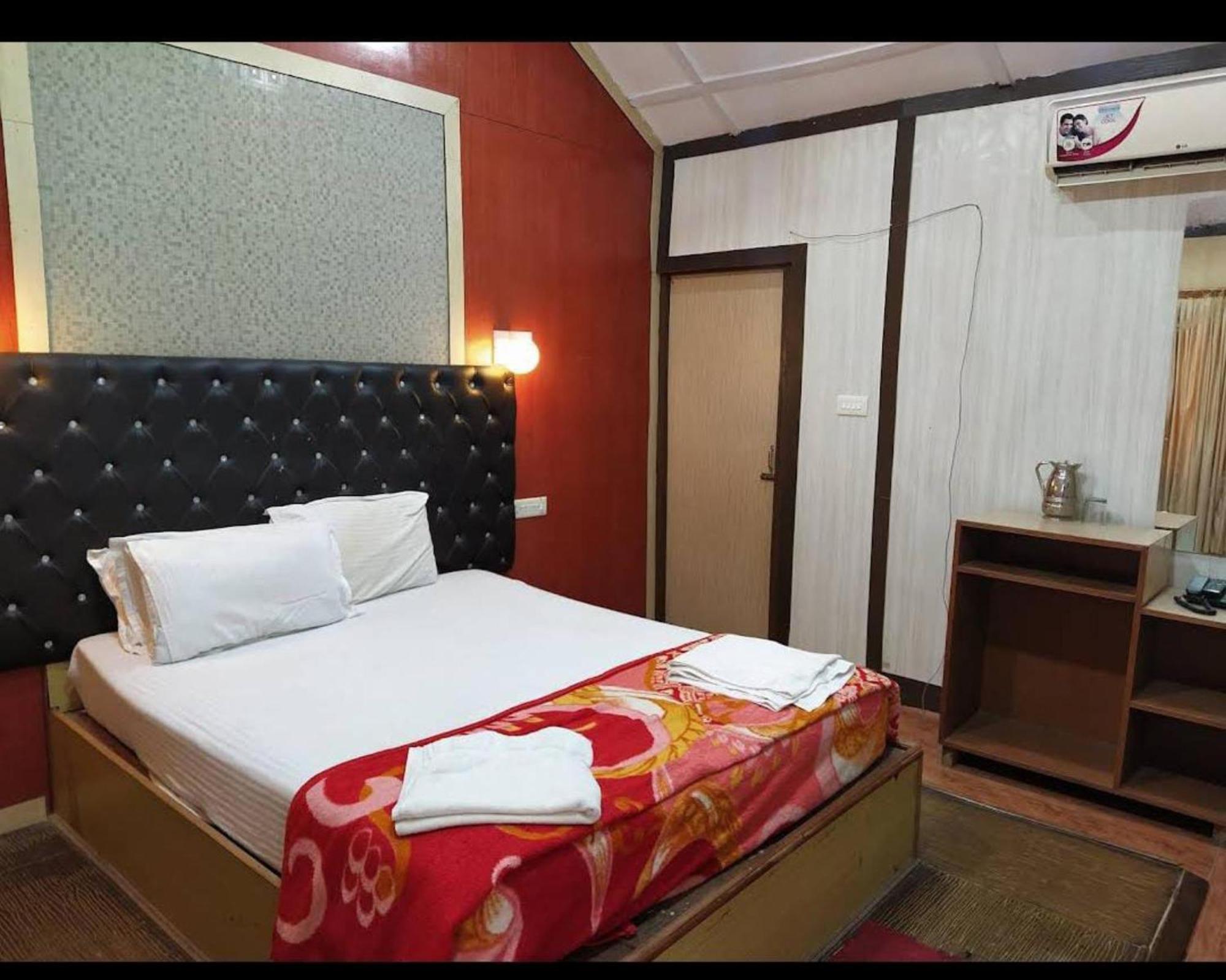Gold India Beach Resort Govind Nagar Exteriör bild